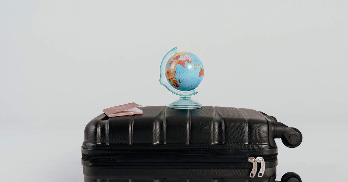 Seasonal Travel Planning Basics: Weather, Crowds, And Tradeoffs contextual article image for Marvel Travel.